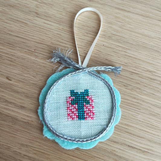 La mini broderie Cadeau